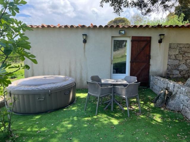 Hotel & Restaurant Les Bergeries D'Алата Экстерьер фото